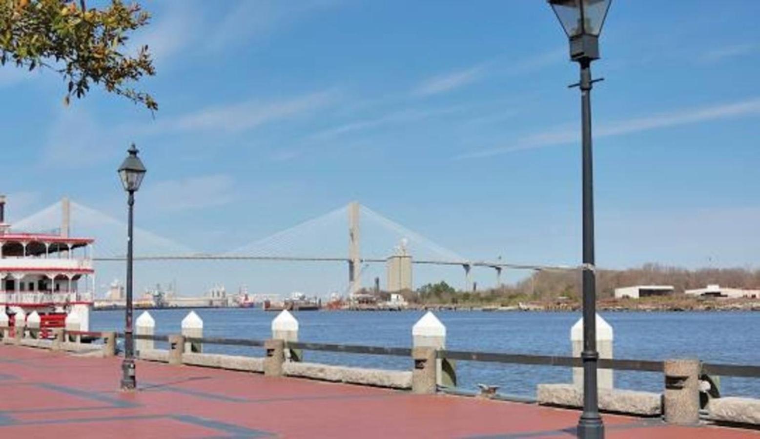 5Min To River Street, Dt - Spacious - Free Parking