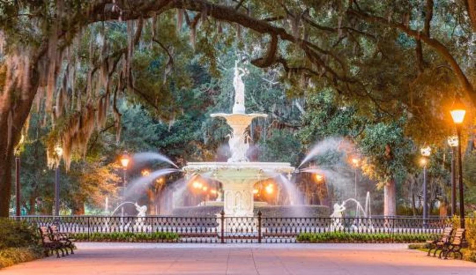 5Min To River Street, Dt - Spacious - Free Parking Hébergement de vacances Savannah
